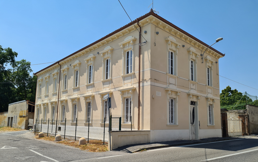 f6945851-5997-4a32-863b-753b413cce3d f6945851-5997-4a32-863b-753b413cce3d