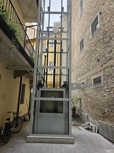 fd3597fc-44fd-48b7-94e2-c941b7f39fbe