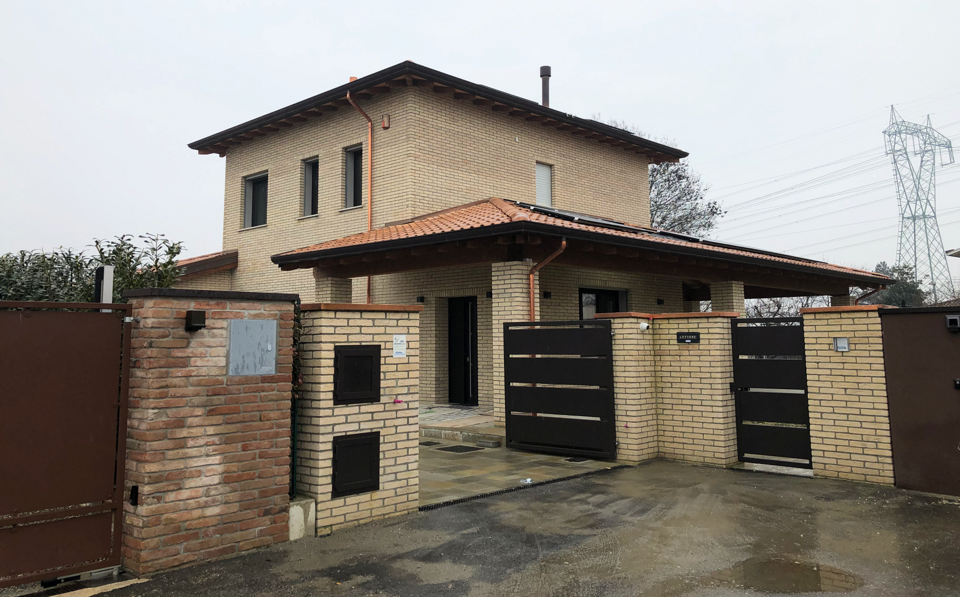 98d552ff-3da3-4252-a6a3-620e5ed52989