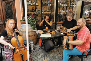 44d2e740-29bd-42b9-9bd8-8d0768b914fb