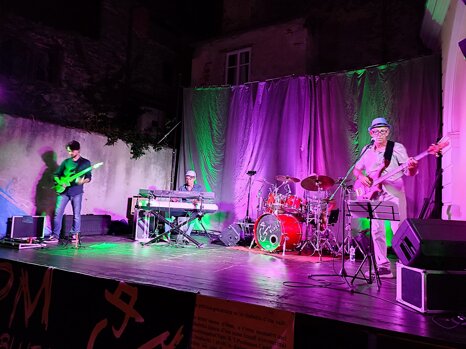 f27b2388-79d8-45ed-9ebc-e69581fe296f