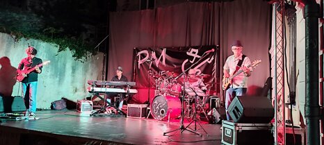 cb7ffcd6-626c-403d-81e5-bc44454a4aa4