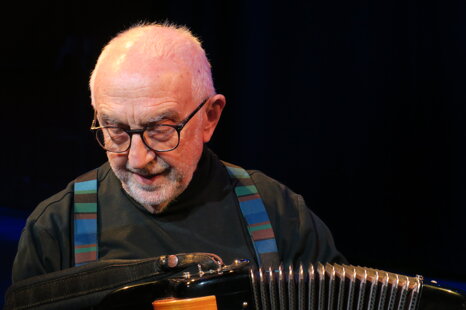 7ec566a0-ae16-47c1-9913-b0362646c488