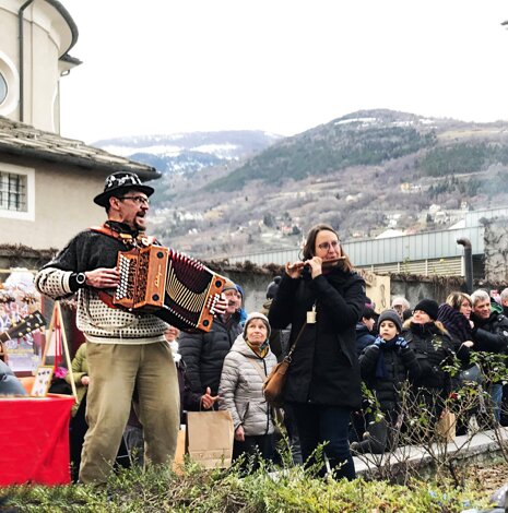 6bf7af6b-ff66-4f4a-9284-c50b01270bd8 6bf7af6b-ff66-4f4a-9284-c50b01270bd8