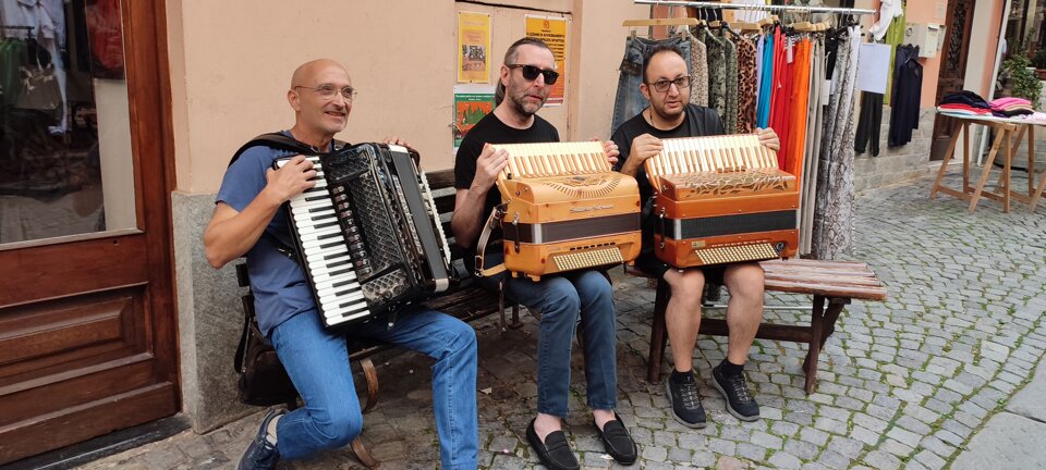 5b2ae3ba-8763-454f-b5c5-3a14b599231d