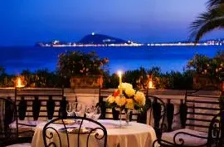 panoramica_porto_di_gaeta_notte.jpeg panoramica_porto_di_gaeta_notte.jpeg