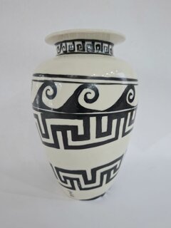 vaso-porcellana-magna-grecia-decoro-classico-carusio.jpeg vaso-porcellana-magna-grecia-decoro-classico-carusio.jpeg