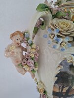 vaso-in-porcellana-di-capodimonte-vedute-di-napoli-allalba-e-giorno-con-putti-ispirato-dallalta-moda