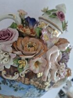 vaso-in-porcellana-di-capodimonte-vedute-di-napoli-allalba-e-giorno-con-putti-ispirato-dallalta-moda