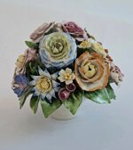 composizione-floreale-in-porcellana-modellata-a-mano-edizione-ispirata-a-dolce-gabbana-radicepura