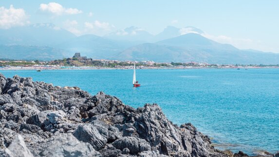 mare scalea torre barca.jpeg
