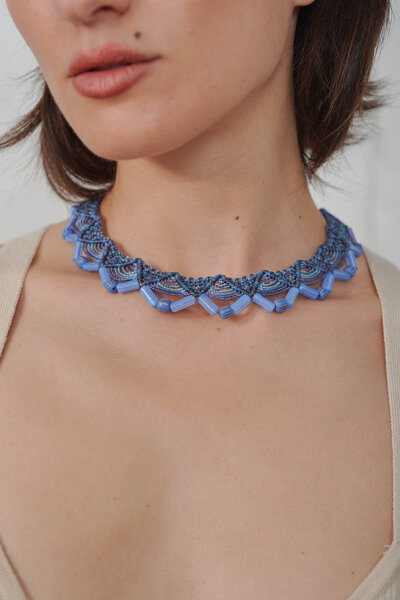 Girocollo in macram� e perle veneziane elegante e versatile, collezione Indossare Venezia