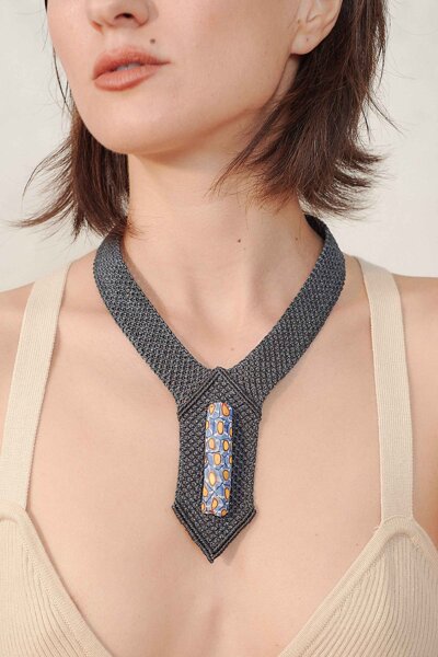 Girocollo in macram� con murrine, perle o piccolo oggetto, collezione Indossare Venezia