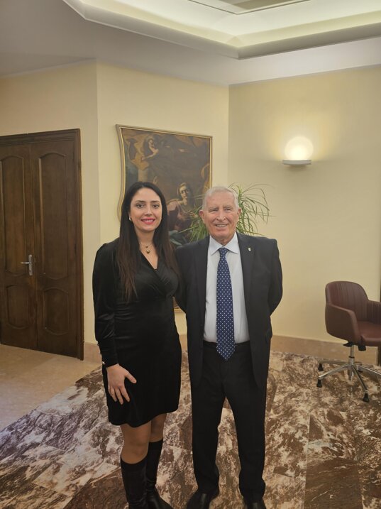 ce8fd881-914b-4309-bb8f-f222f60eb2cb ce8fd881-914b-4309-bb8f-f222f60eb2cb