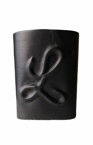 nefertiti-con-iniziale