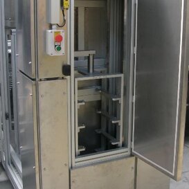 MAGAZZINO RAFFREDDATO PIANELLE Macchina per Formazione Pianelle di Cera BNC Automazione MAGAZZINO RAFFREDDATO PIANELLE Macchina per Formazione Pianelle di Cera BNC Automazione