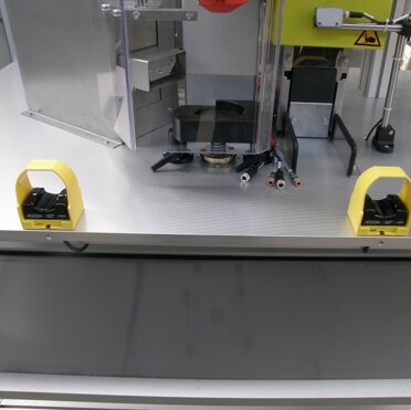 PULSANTI A DUE MANI DI AVVIO A SFIORAMENTO DETTAGLIO POSTAZIONE DI RIBADITURA