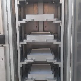 CASTELLO MAGAZZINO RAFFREDDATO PIANELLE Macchina per Formazione Pianelle di Cera BNC Automazione CASTELLO MAGAZZINO RAFFREDDATO PIANELLE Macchina per Formazione Pianelle di Cera BNC Automazione