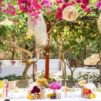 Lampade CHICA in Paglia di Vienna abbinate a lampadari sospesi coordinati Lampade CHICA in Paglia di Vienna abbinate a lampadari sospesi coordinati