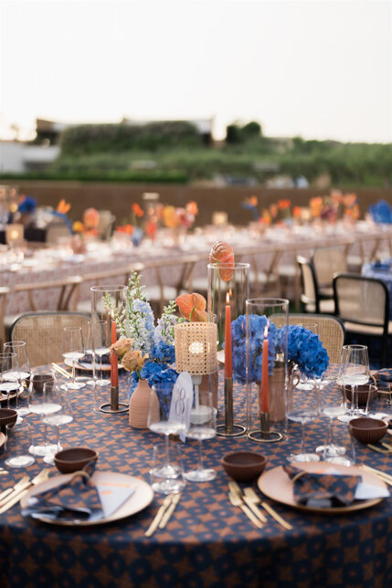 Progetto di illuminazione coordinata con CHICA in Paglia di Vienna senza cavi Progetto di illuminazione coordinata con CHICA in Paglia di Vienna senza cavi