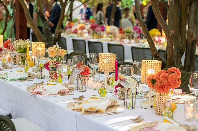 Illuminazione decorativa ricaricabile con CHICA in Paglia di Vienna per evento estivo Illuminazione decorativa ricaricabile con CHICA in Paglia di Vienna per evento estivo