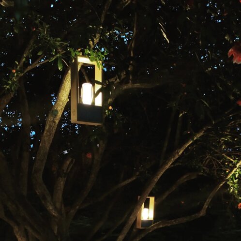 Lanterna LED ricaricabile PURO Balon Lamps con struttura in legno e vetro Lanterna LED ricaricabile PURO Balon Lamps con struttura in legno e vetro