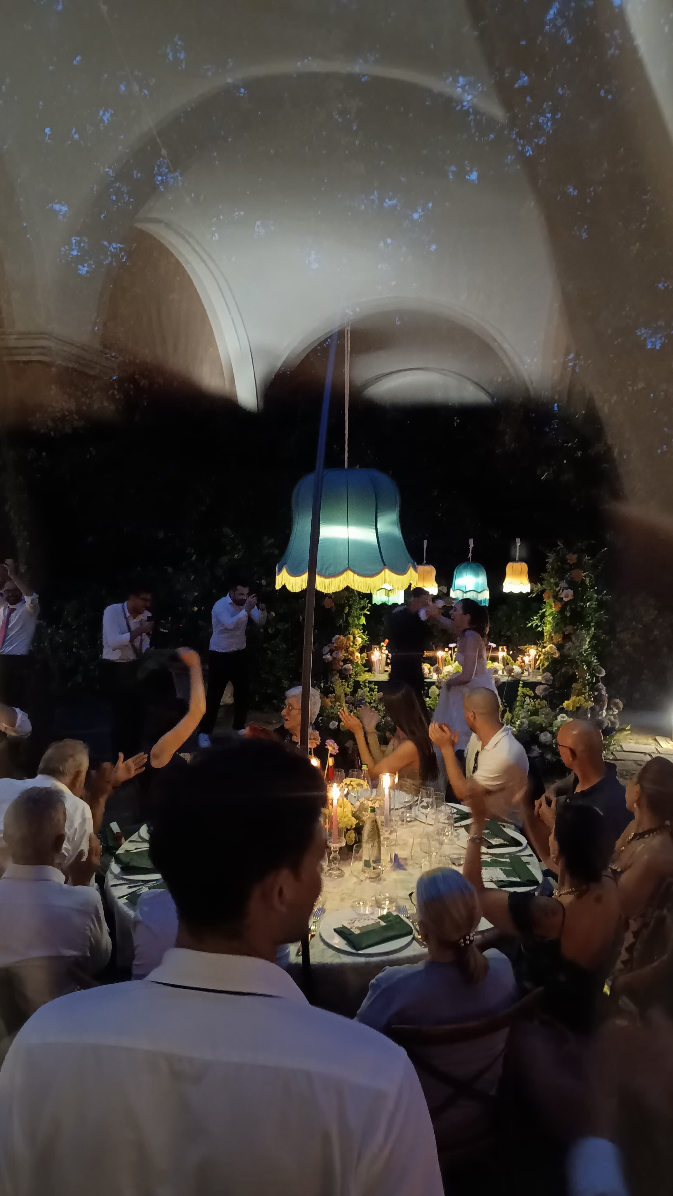 Come scegliere l&rsquo;illuminazione perfetta per il tuo evento: guida pratica alle lampade ricaricabili