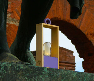 Primo piano lanterna ricaricabile