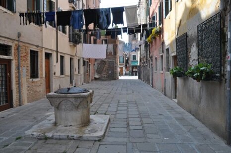 648f97f5-975c-41b5-b48f-cb4834836a1a