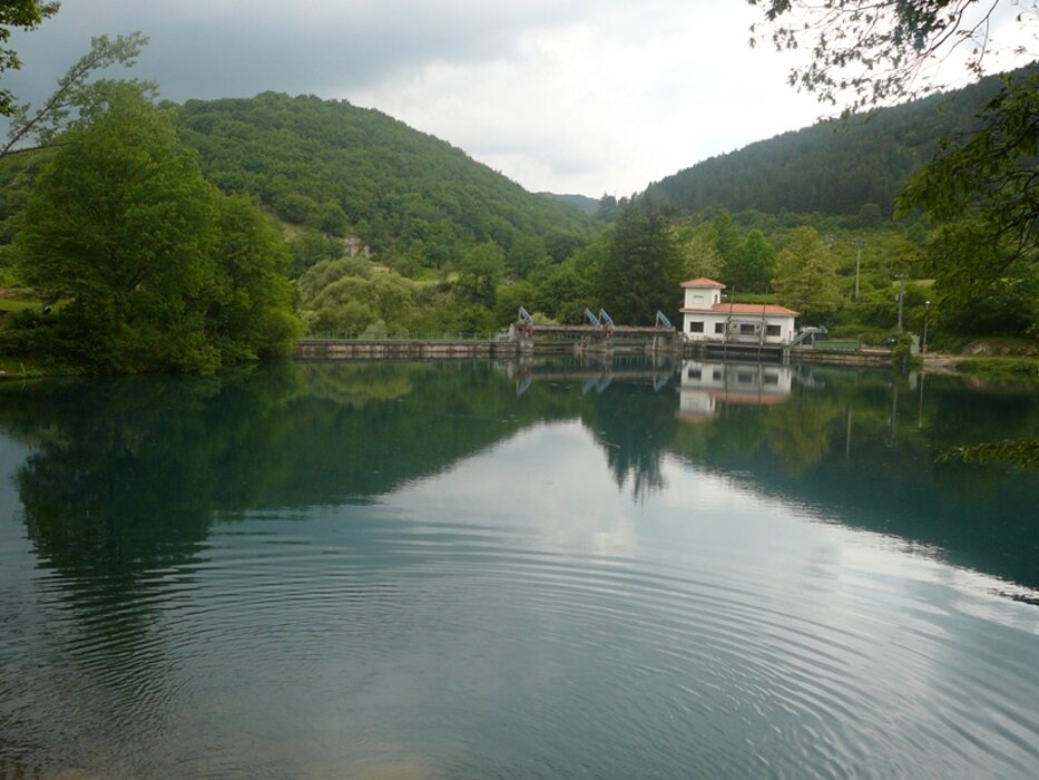 4078f397-07a5-4089-8258-b50f95180561