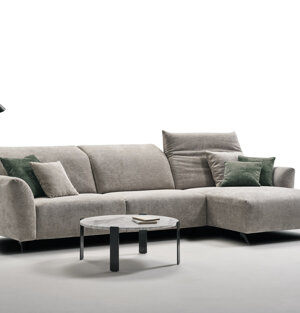 In tessuto completamente sfoderabile e in pelle, disponibile con meccanismo relax elettrico