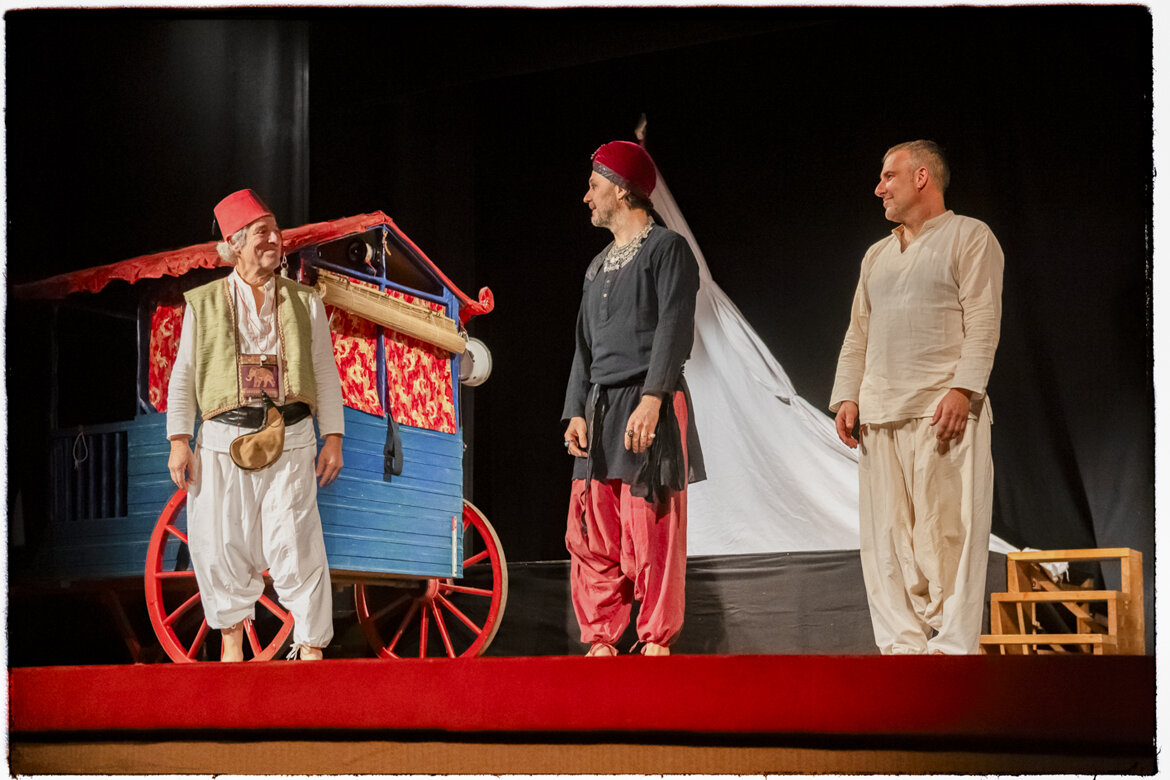 c7e8ba60-17e5-4d54-bd03-77e1249ef3bd