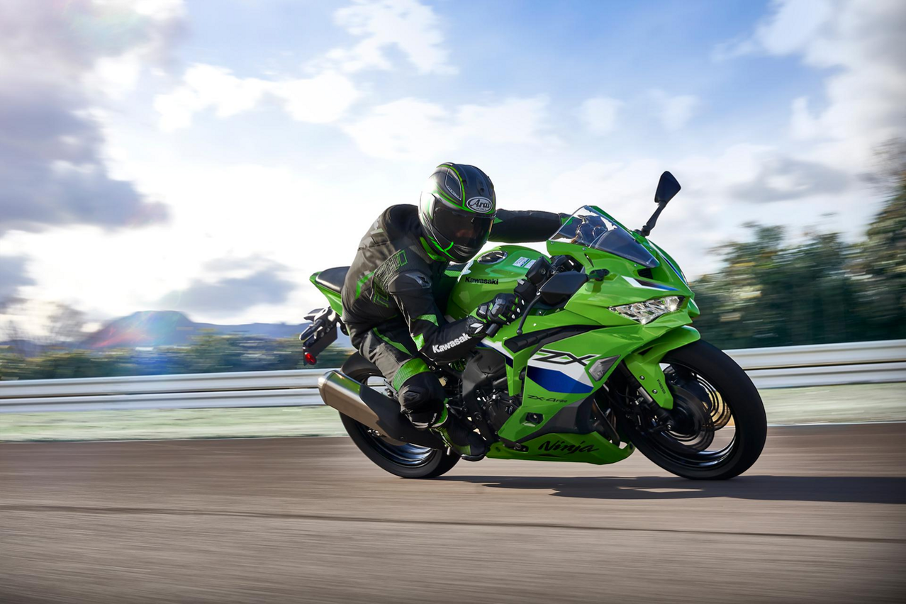 kawasaki ninja zx-4r dgr garage moto
