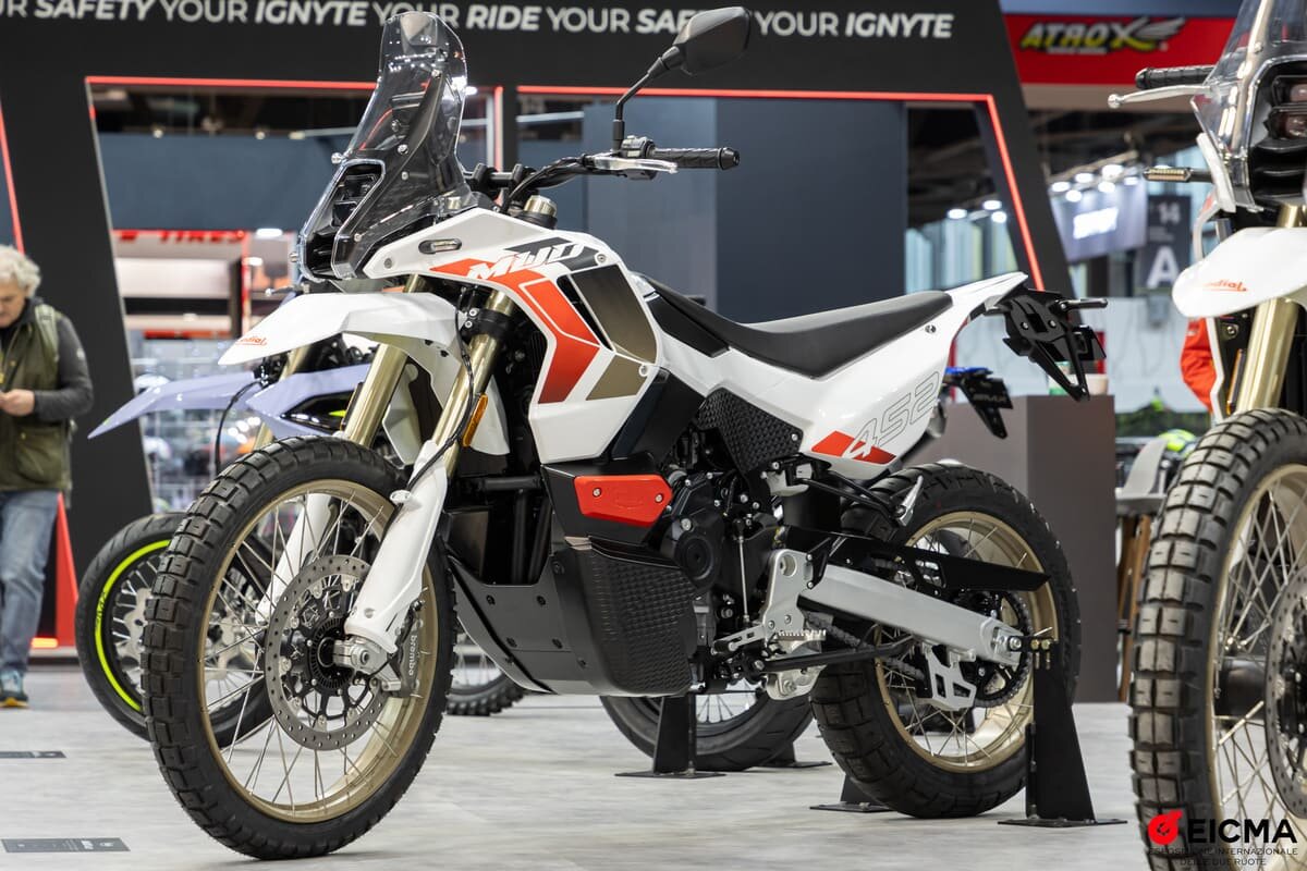 EICMA 2024, L'EDIZIONE DELLE VERE DUAL SPORT - MONDIAL MUD 452 EICMA 2024, L'EDIZIONE DELLE VERE DUAL SPORT - MONDIAL MUD 452
