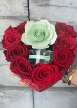 fv-heart-box-con-rose-rosse-stabilizzate-e-profumatore-muha