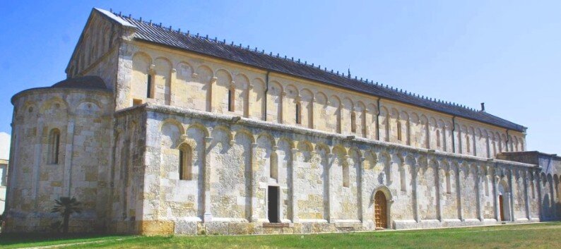 basilica-san-gavino-romanica-porto-torres.jpeg Basilica romanica di San Gavino a Porto Torres la più grande della Sardegna.