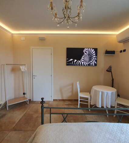 Romantic suite in Sassari with whirlpool bath and chromotherapy Villa Malvasio