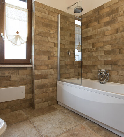 Romantic suite in Sassari with whirlpool bath and chromotherapy Villa Malvasio