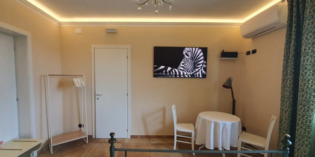 6683-dettaglio-tv-samsung-the-frame-suite.jpeg 6683-dettaglio-tv-samsung-the-frame-suite.jpeg