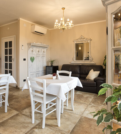 Bright breakfast room with reserved and exclusive tables B&B Villa Malvasio Sassari