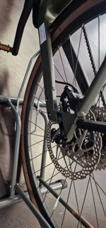 riese-muller-five-commut-la-gravel-perfetta-per-escursioni-indimenticabili-2-test-bike-negozio-con-pochissimi-km