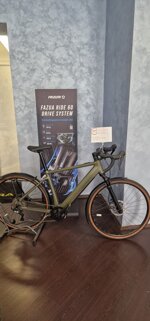 riese-muller-five-commut-la-gravel-perfetta-per-escursioni-indimenticabili-2-test-bike-negozio-con-pochissimi-km