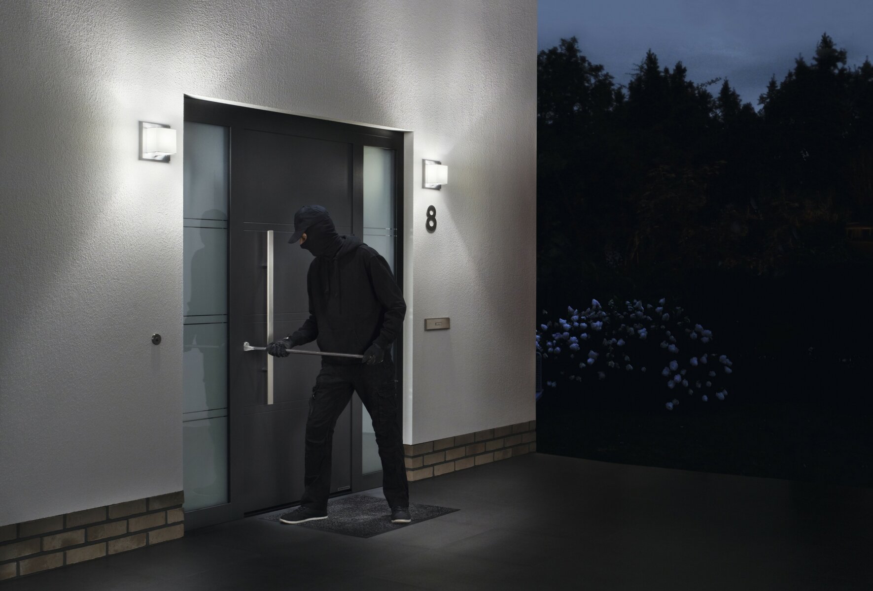 Sicurezza su porte e portoni da garage Hormann!