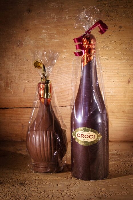 Bottiglia e fiasco con liquorini