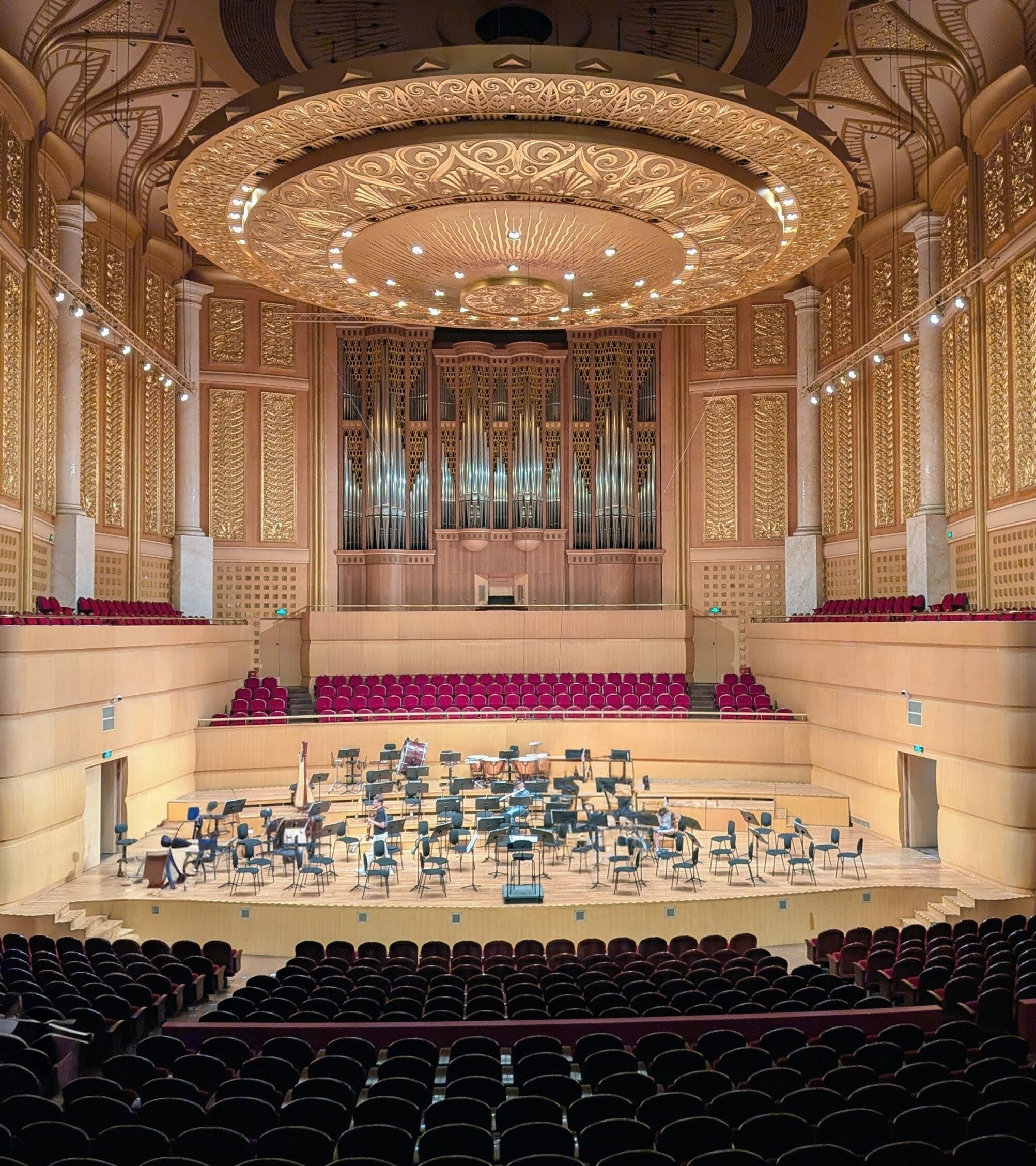 cina senza persone.jpeg