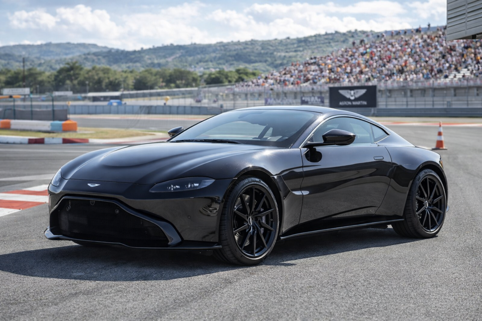 aston martin fronte