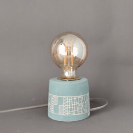 Lampada vintage Lampada da tavolino decorata con disegni geometrici con la tecnica sgrafito Lampada vintage Lampada da tavolino decorata con disegni geometrici con la tecnica sgrafito