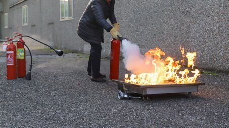 estintore 1 adobestock_1851349749.jpeg estintore 1 adobestock_1851349749.jpeg