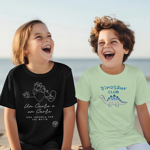 t-shirt-solidale-bambino-un-cuore-e-un-cuore-grafica-bianca