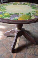 tavolo-in-legno-con-4-sedie-frutta-siciliana